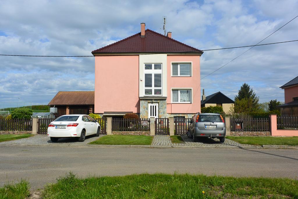 Rodinne Ubytovani - Family Accommodation Kobylice 外观 照片